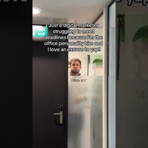 Marketers are easily distracted #digitalmarketinglife #marketinghumor #whatmarketersdo