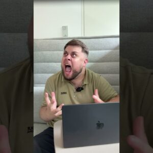 Impression of a social media manager #socialmanager #digitalmarketing #comedy