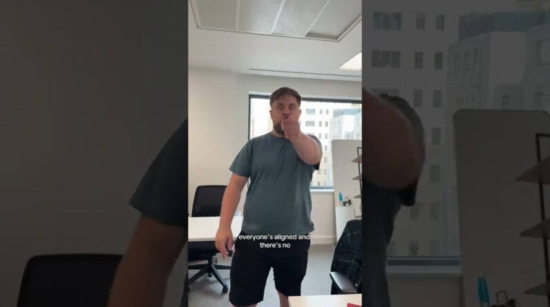 POV: you work in digital marketing  #socialmanager #comedy #digitalmarketing